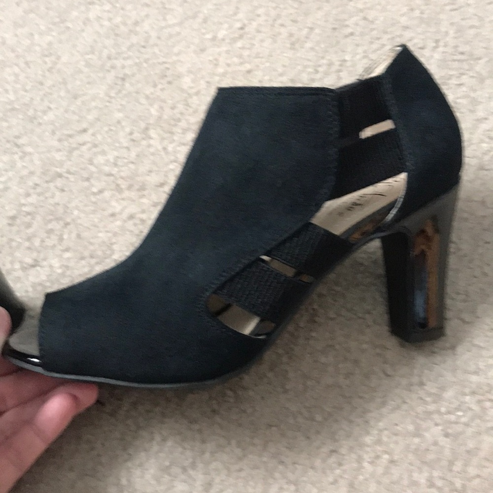 NWOT Lifestride Heels